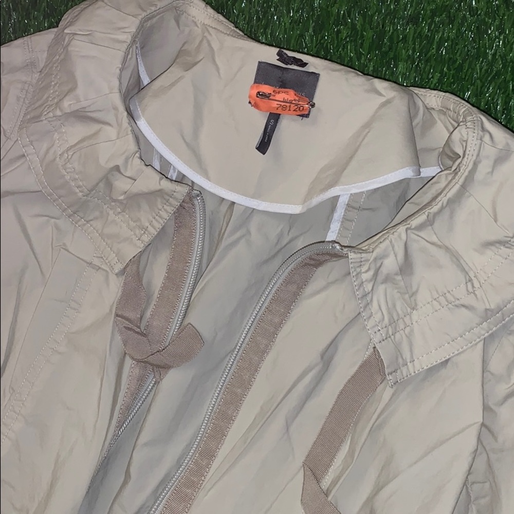 Lightweight jacket - Picture 4 of 6